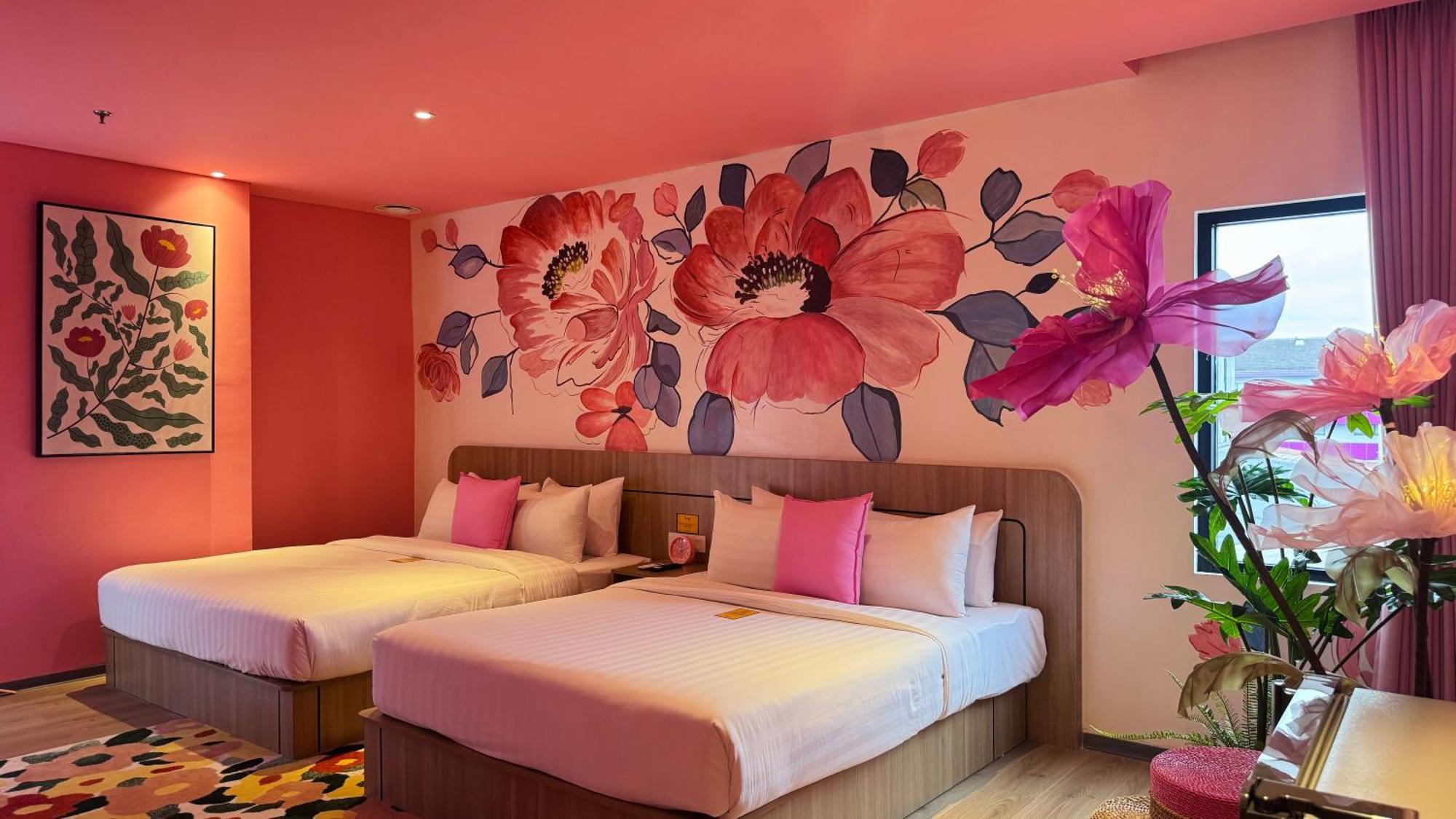 Yellow Bee Resort Cililitan Джакарта Екстер'єр фото